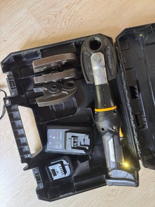 Prensa multicapa KLAUKE con accesorios