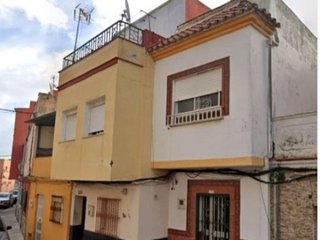 Casa en venta en La Granja-La Colina-Los Pastores en Algeciras