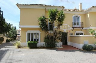 Casa adosada en venta en Santa María en Marbella