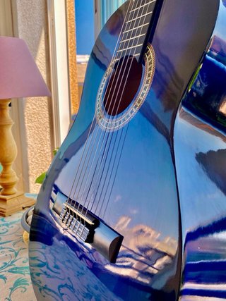 Guitarra Clásica Azul