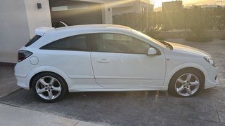 Opel Astra gtc 2006