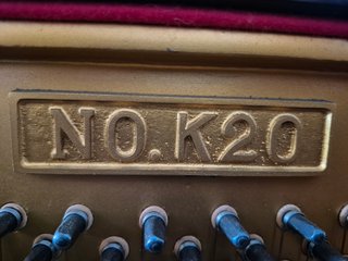 Piano KAWAI japonés