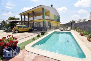 Chalet en venta en Avda. Alemania - Italia en Villarreal