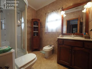 Casa adosada en venta en Tomelloso