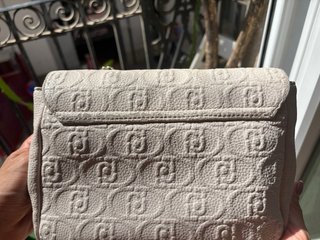 Bolso Liu Jo rosa nude con cadena dorada