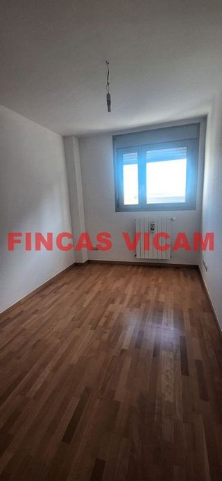 Piso en venta en Los Olivos en Huesca