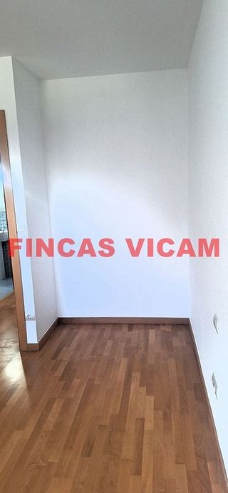 Piso en venta en Los Olivos en Huesca