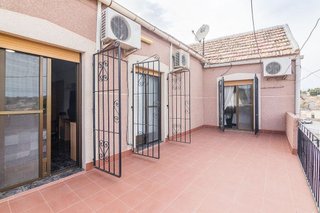 Chalet en venta en Peña de las Águilas en Elche