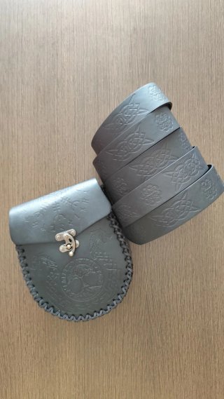 Bolso Medieval con Cinturón