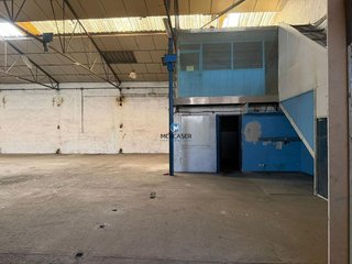 Nave industrial en venta en Camarma de Esteruelas