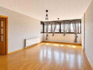 Piso en venta en La Espinilla - Parque Blanco en Coslada