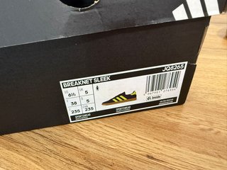 Zapatillas Adidas Azul y Amarillo