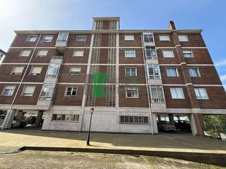 Piso en venta en As Lagoas en Ourense