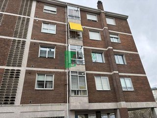 Piso en venta en As Lagoas en Ourense