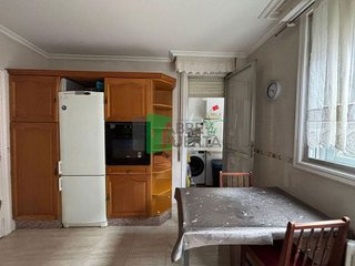 Piso en venta en As Lagoas en Ourense