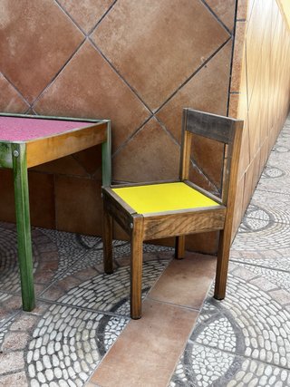 Mesa y sillas infantiles