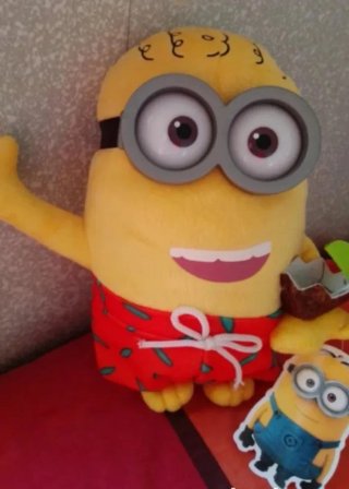 ❤️2 PELUCHES DORAEMON y MINION x15€