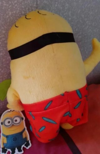 ❤️2 PELUCHES DORAEMON y MINION x15€