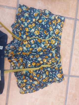 Shorts florales y vaqueros niña Talla M