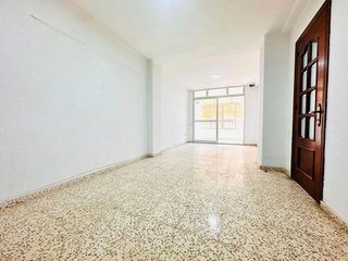 Piso en venta en Parque Victoria Eugenia en Málaga