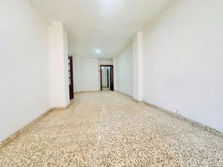 Piso en venta en Parque Victoria Eugenia en Málaga