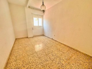 Piso en venta en Parque Victoria Eugenia en Málaga
