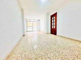 Piso en venta en Parque Victoria Eugenia en Málaga