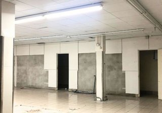 Local comercial en alquiler en Gavarra en Cornellà de Llobregat