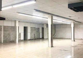 Local comercial en alquiler en Gavarra en Cornellà de Llobregat