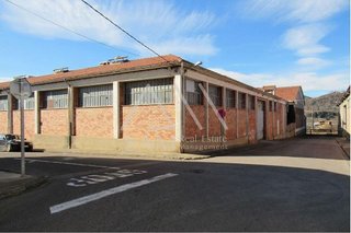 Nave industrial en venta en Olot