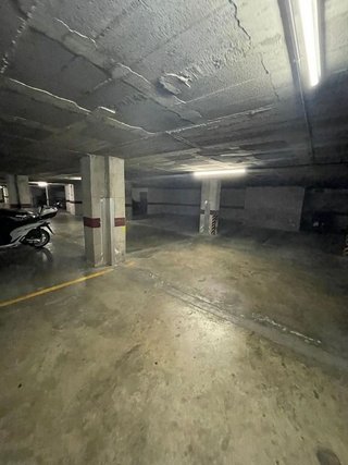 Garaje en venta en Eixample Nord – La Devesa en Girona