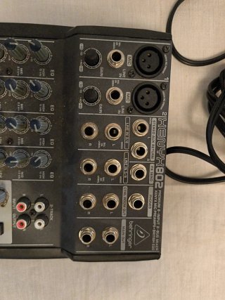 Mesa de mezclas Behringer Xenyx 802
