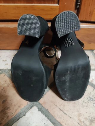 Sandali OVS n.38 scamosciati tacco 10 cm