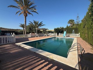 Chalet en venta en Peña de las Águilas en Elche