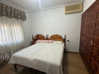Chalet en venta en Peña de las Águilas en Elche
