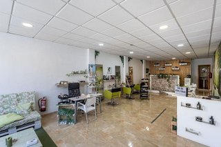 Local comercial en venta en Residencial Triana - Barrio Alto en Gabias (Las)