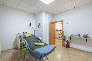 Local comercial en venta en Residencial Triana - Barrio Alto en Gabias (Las)