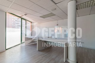 Local comercial en venta en San Isidro - Los Almendros en Alcalá de Henares