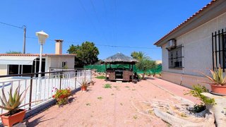 Chalet en venta en Jubalcoi en Elche