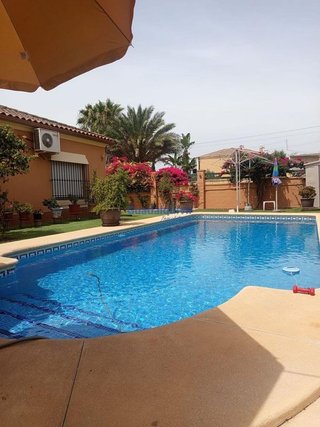Chalet en venta en Montequinto en Dos Hermanas