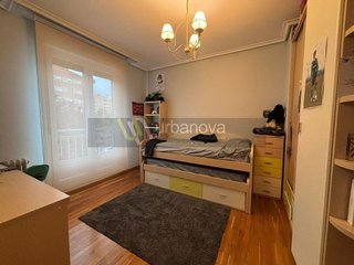 Casa en venta en Portillejo - Valdegastea en Logroño