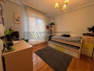 Casa en venta en Portillejo - Valdegastea en Logroño