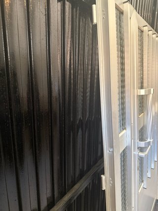 Puertas metálicas con cristales