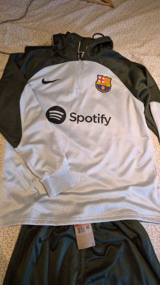 Conjunto FC Barcelona:Chándal, Camiseta y Pantalón