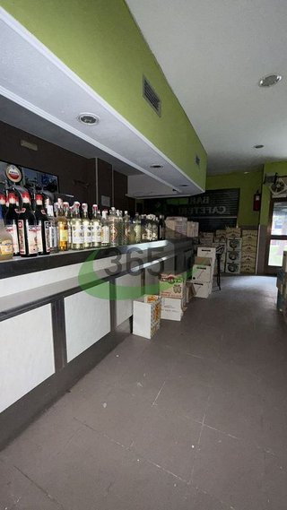 Local comercial en venta en Zarzaquemada en Leganés
