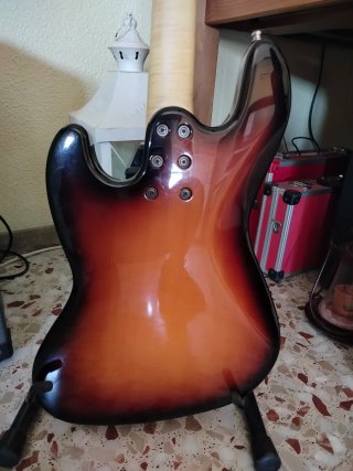 Bajo Eléctrico Windmill Jazzbass Sunburst 4 cuerda
