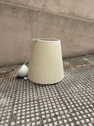 Lámpara de tela beige Ikea