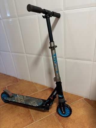 Patinete Oxelo Decathlon Azul.