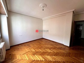 Piso en venta en Centro en Ourense