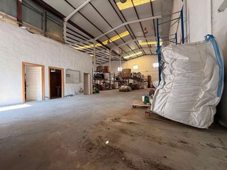 Nave industrial en venta en Camarma de Esteruelas